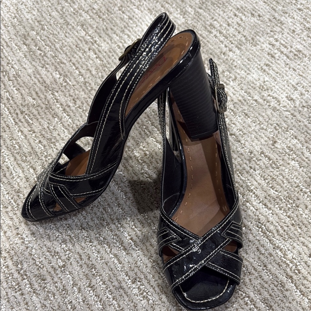 Dexter Strappy Black Patent Women's Heels with cream top stitching Size 10